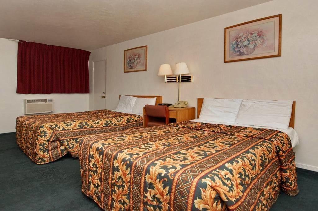 Stone Inn Extended Stay U Of A Тусон Экстерьер фото
