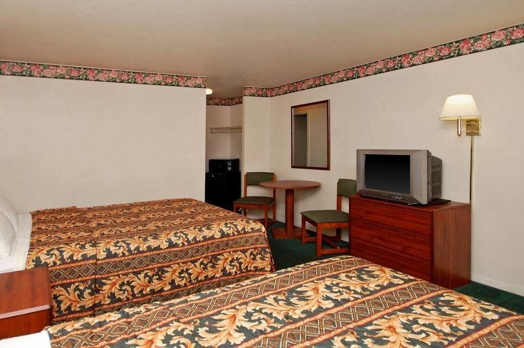 Stone Inn Extended Stay U Of A Тусон Экстерьер фото