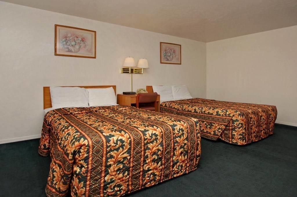 Stone Inn Extended Stay U Of A Тусон Экстерьер фото