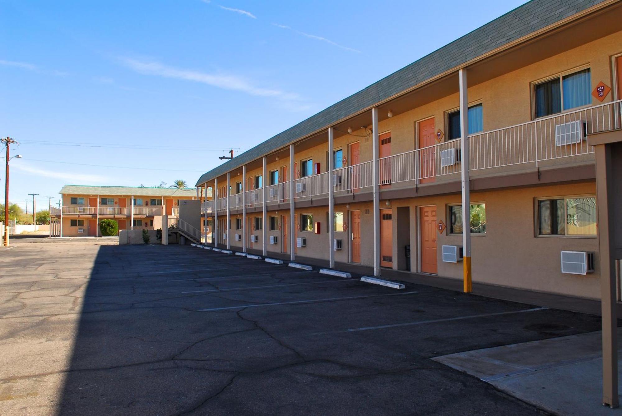Stone Inn Extended Stay U Of A Тусон Экстерьер фото