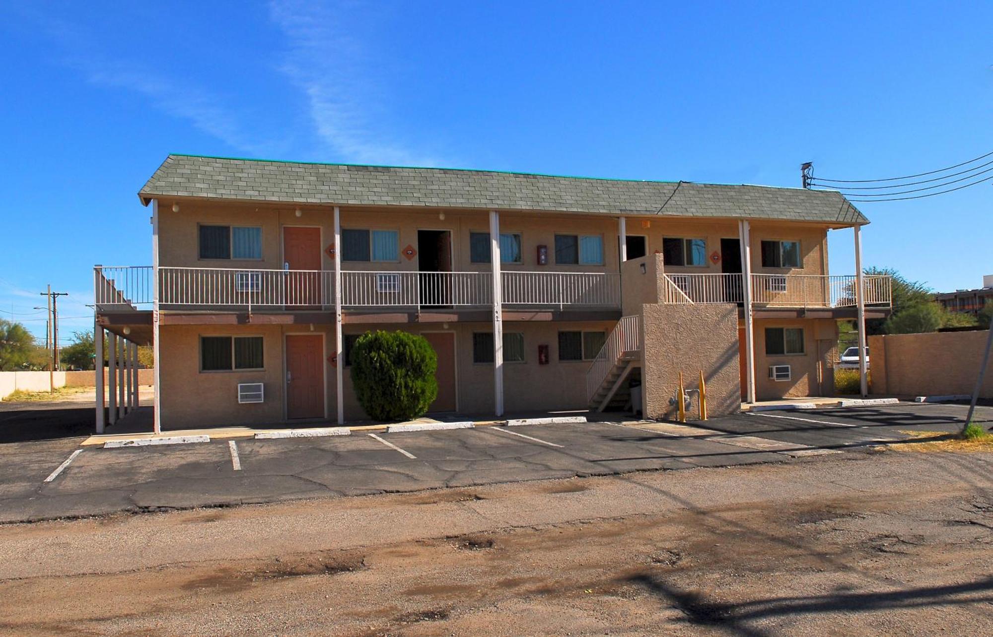 Stone Inn Extended Stay U Of A Тусон Экстерьер фото