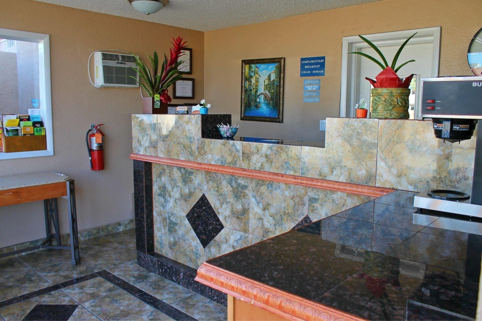 Stone Inn Extended Stay U Of A Тусон Экстерьер фото