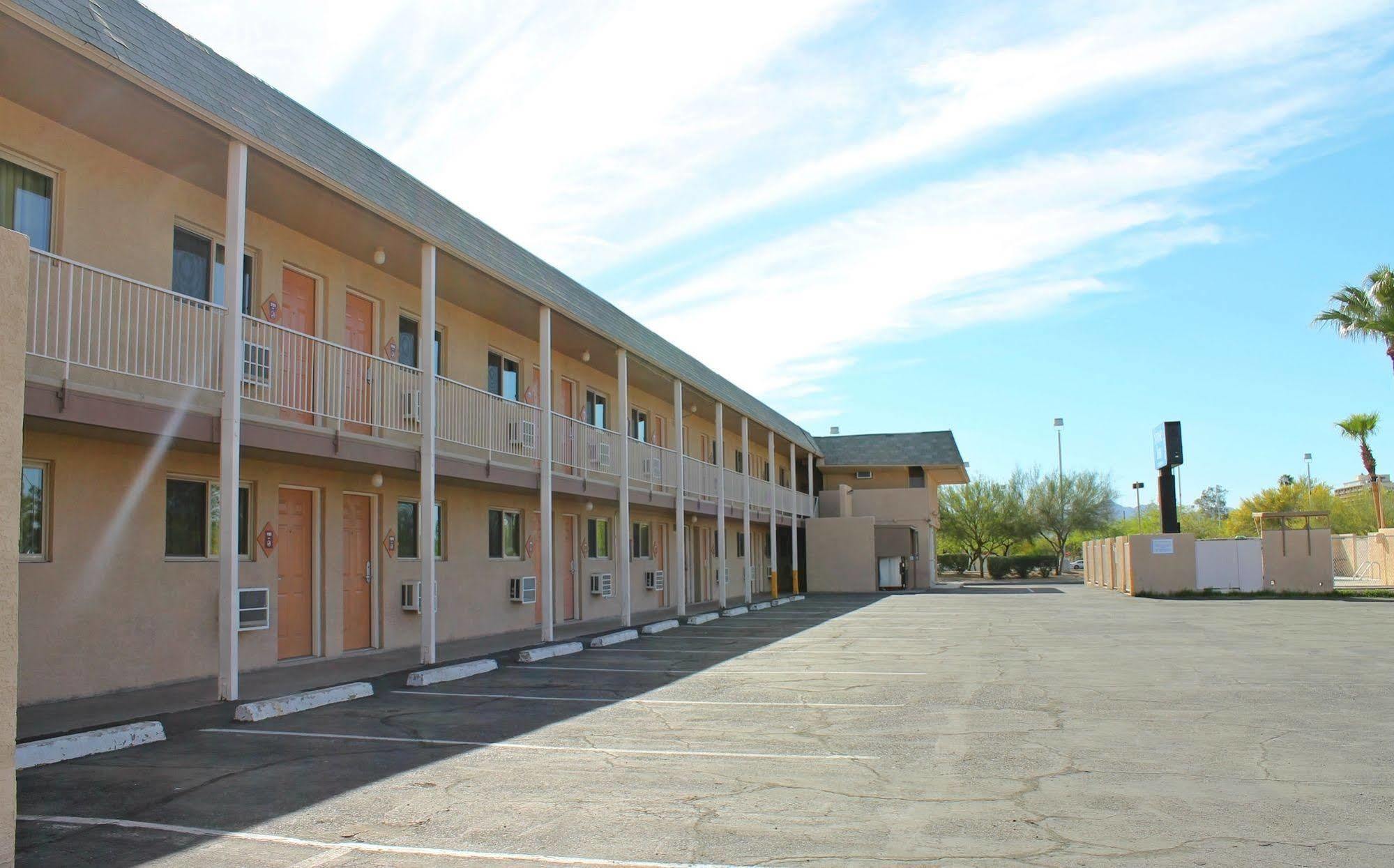 Stone Inn Extended Stay U Of A Тусон Экстерьер фото
